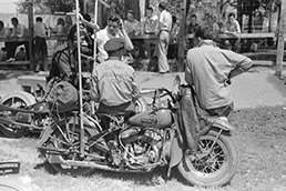 a&e-motorcycle-racers-fourth-of-july-vale-oregon1web-15col.jpg