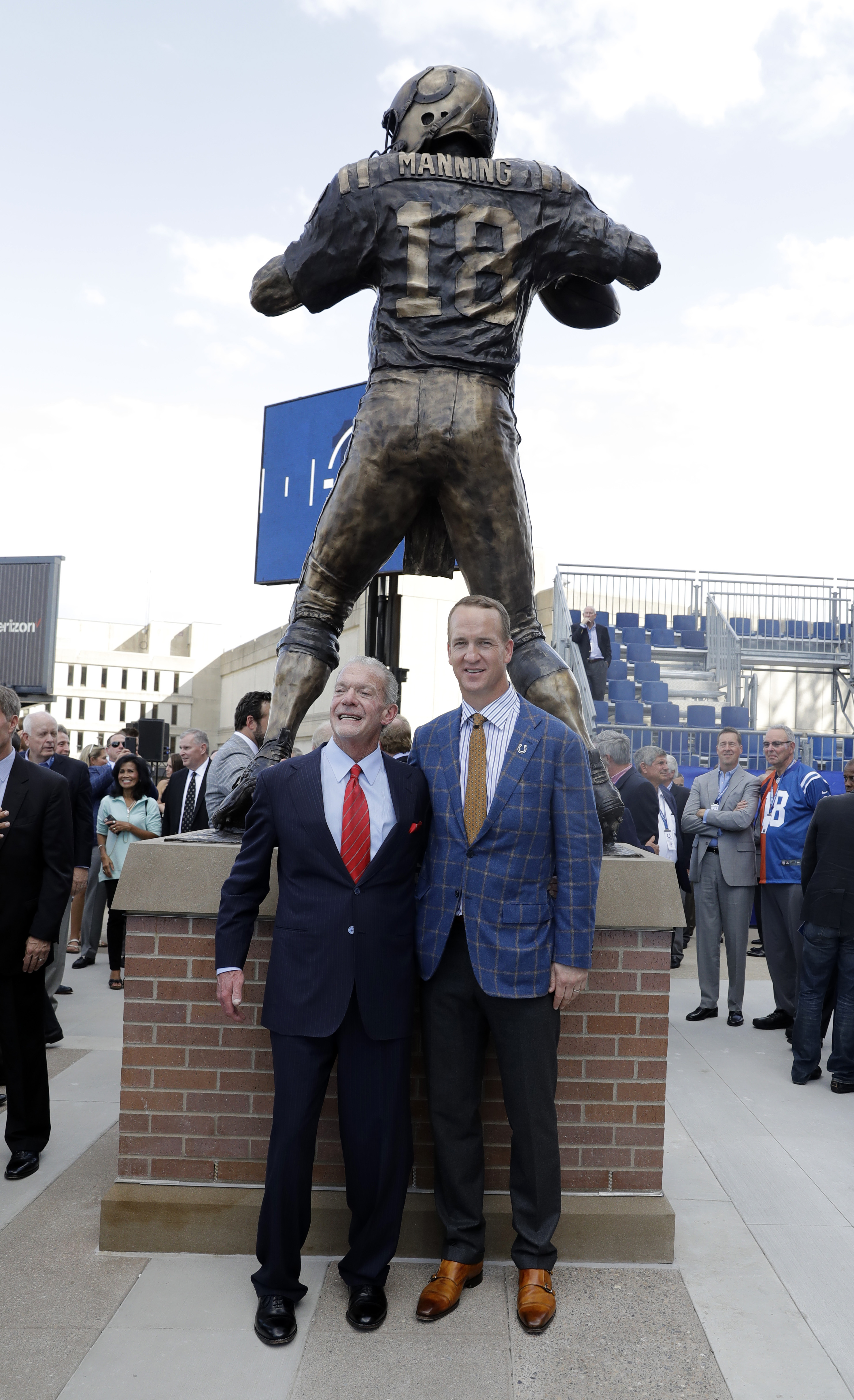 Manning statue