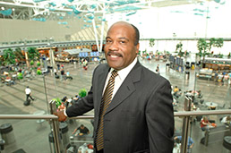 clark-airport-15col.jpg