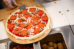 ae-apb-blazepizza03-15col.jpg