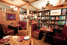 vin-woodys-interior2-15col.jpg